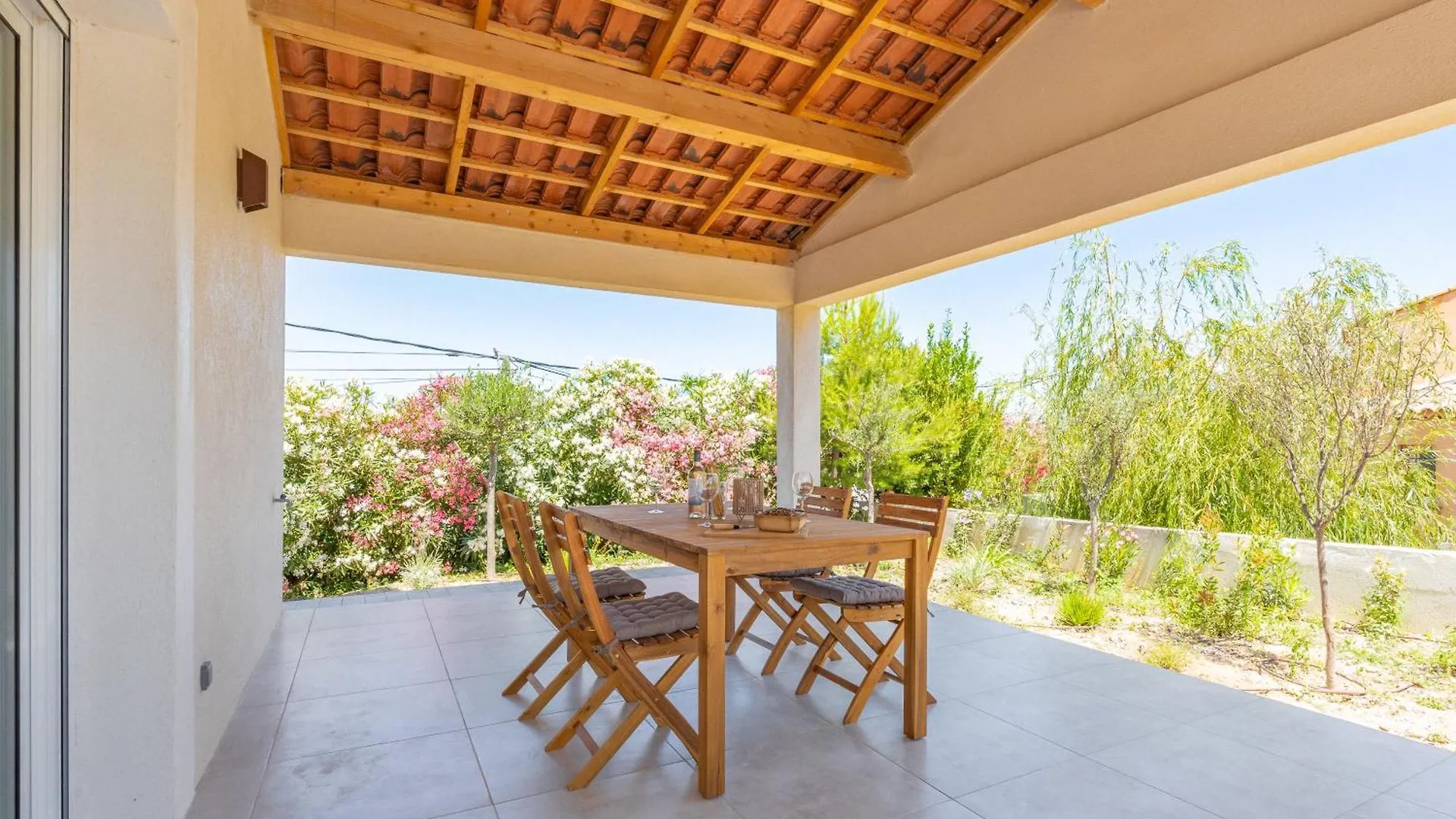 Villa Thym Marignane 0*,  France